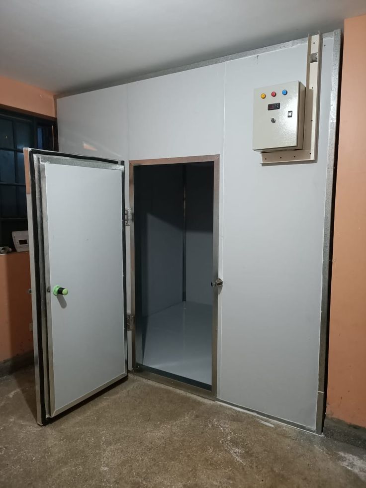 Commercial cold rooms